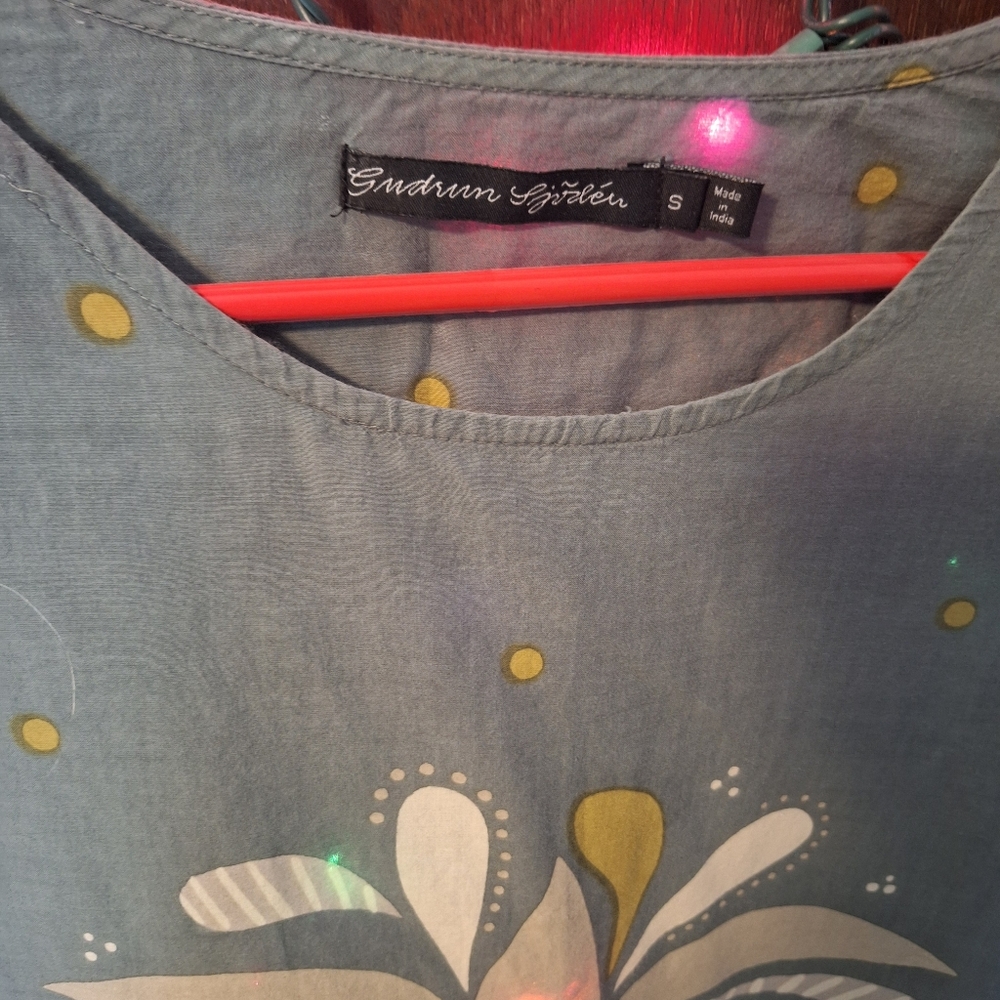 Tunic - Picture 1 of 2
